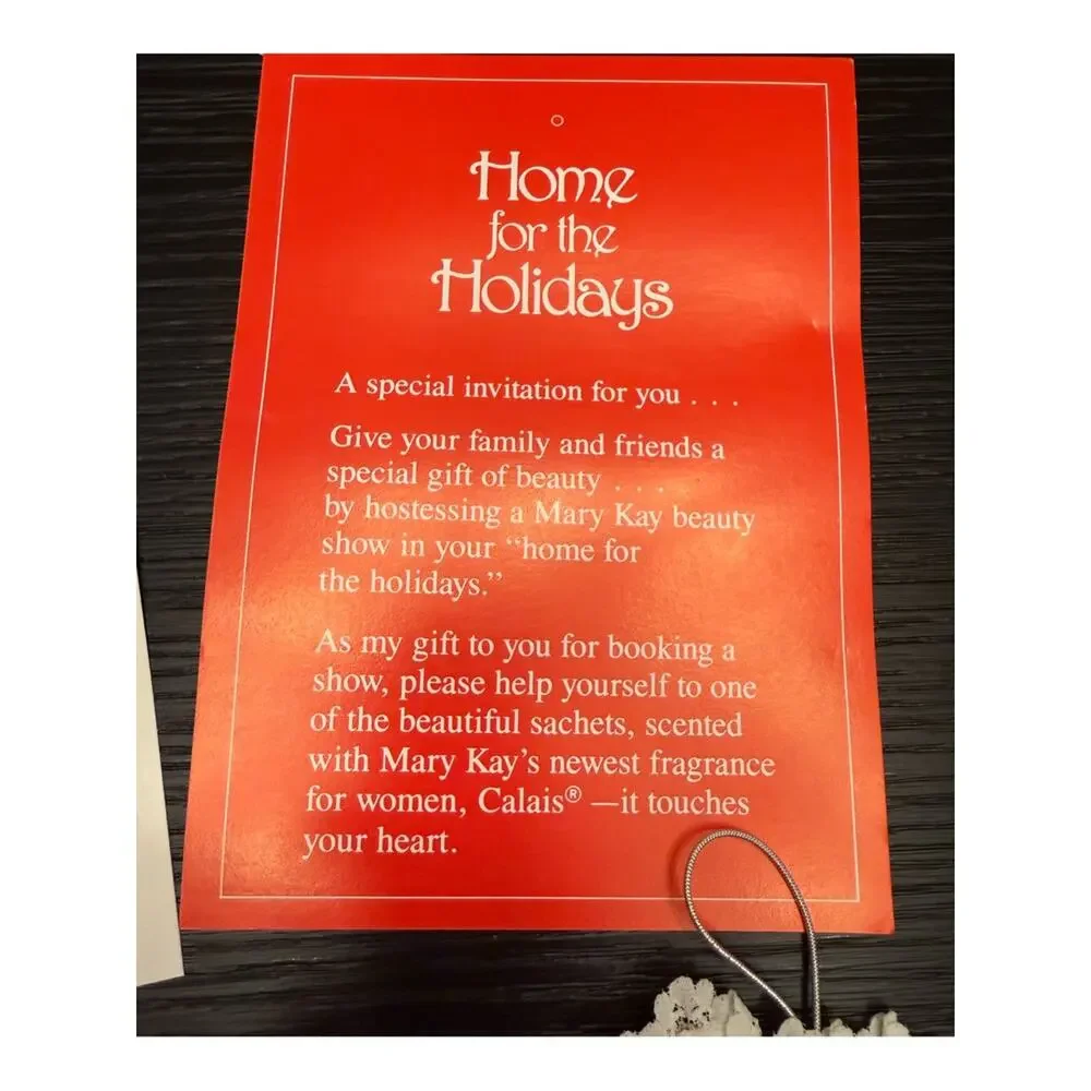 Home for the Holidays Calais Sachets Gift Heart Shape with Papers Gifting